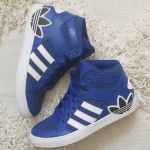 Adidas royal blue sneakers
